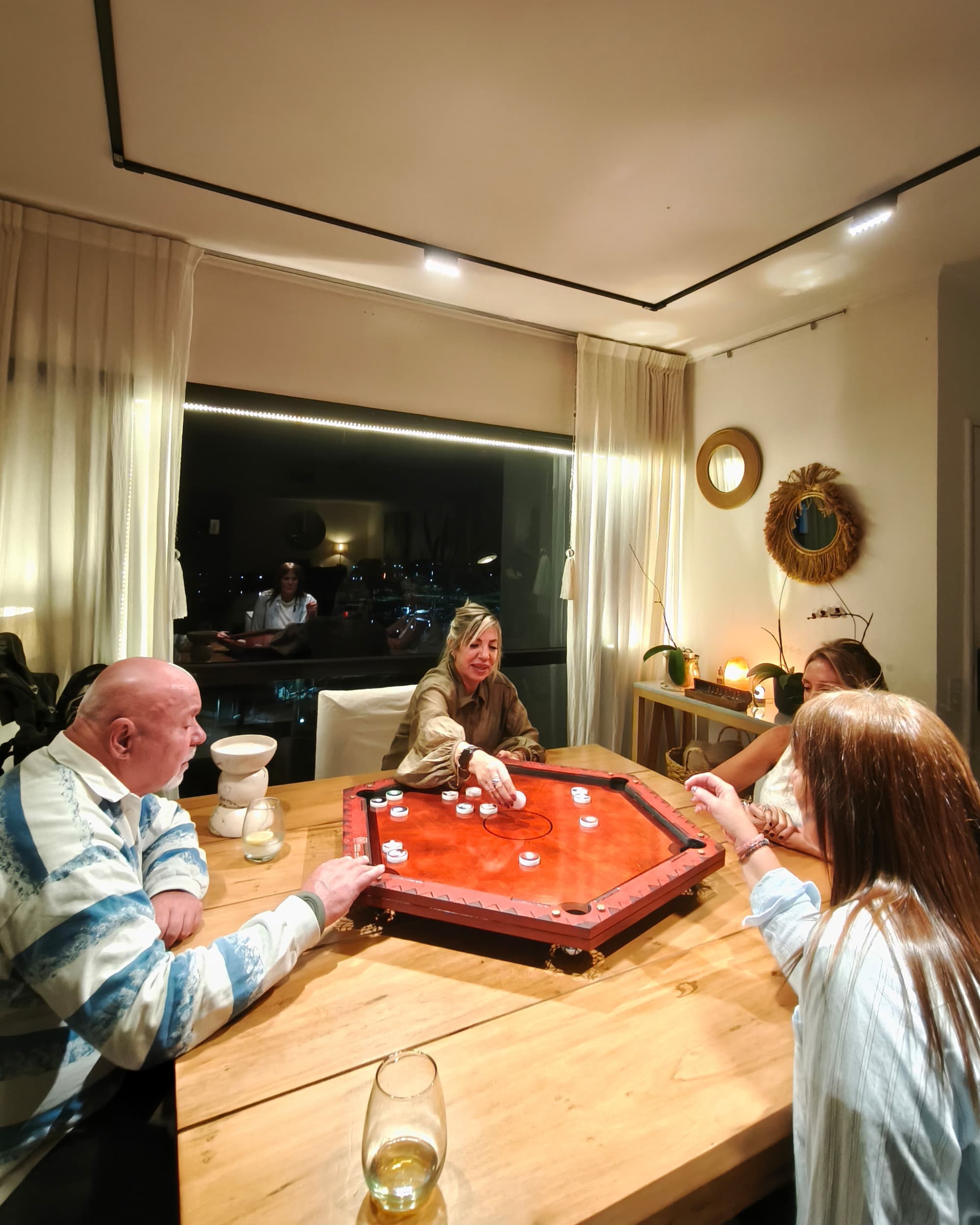 hexa-legado-mesas-artesanales-madera-juegos-mesa-granate-2