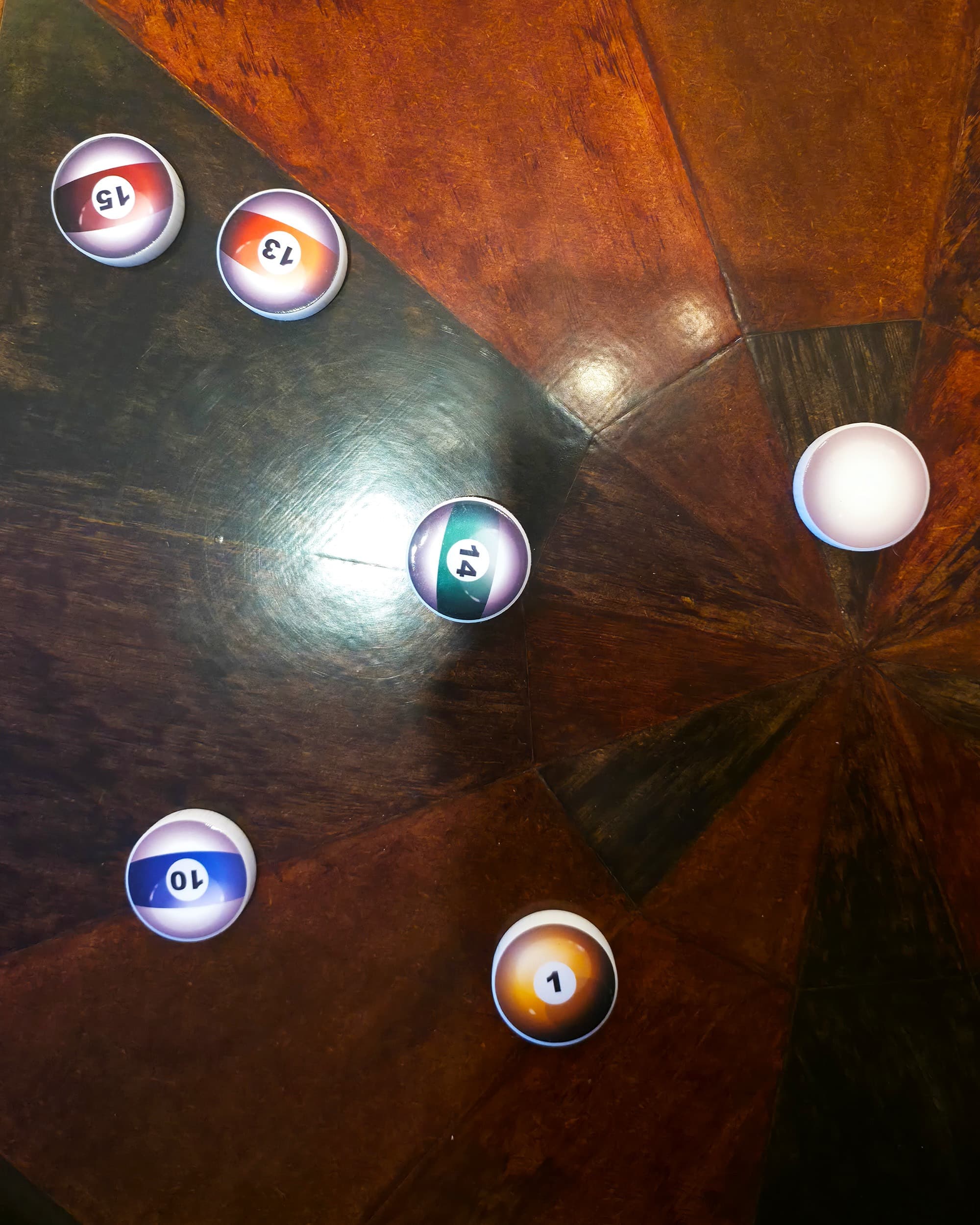 hexa-legado-mesas-artesanales-madera-juegos-mesa-prisma-4
