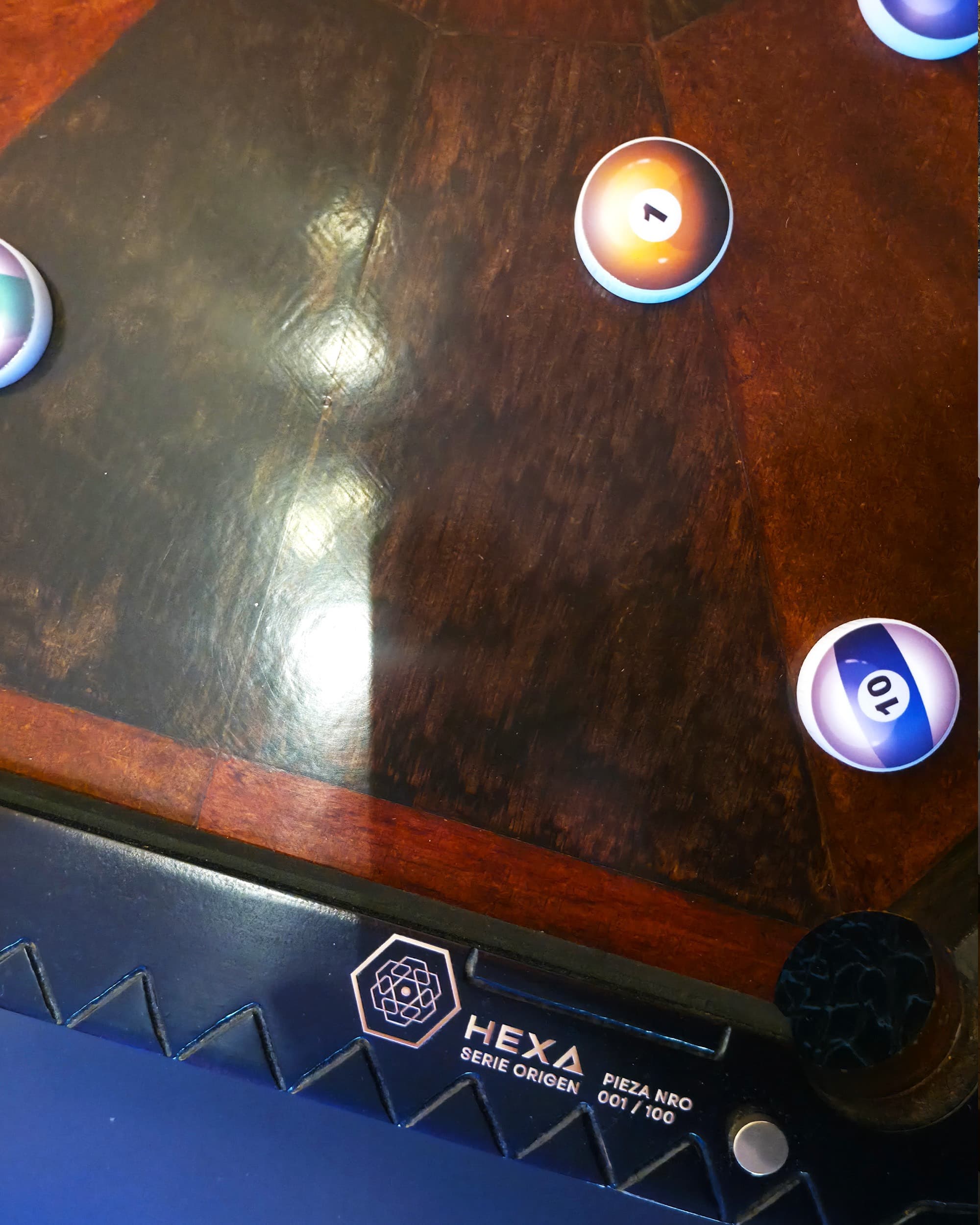 hexa-legado-mesas-artesanales-madera-juegos-mesa-prisma-5