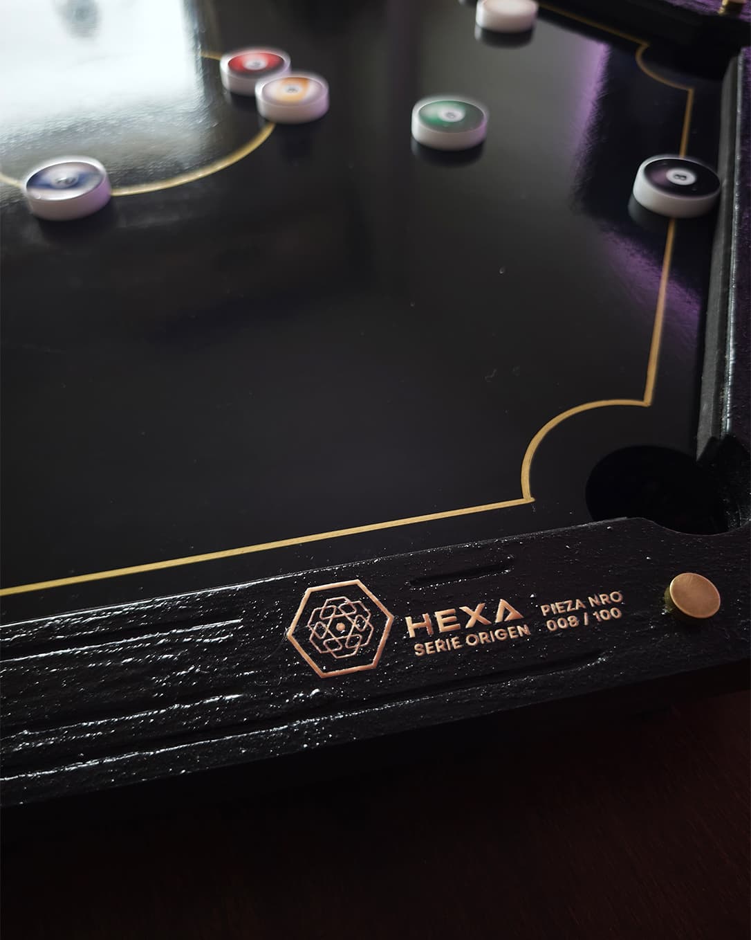 hexa-legado-mesas-artesanales-madera-juegos-mesa-black-texture-4